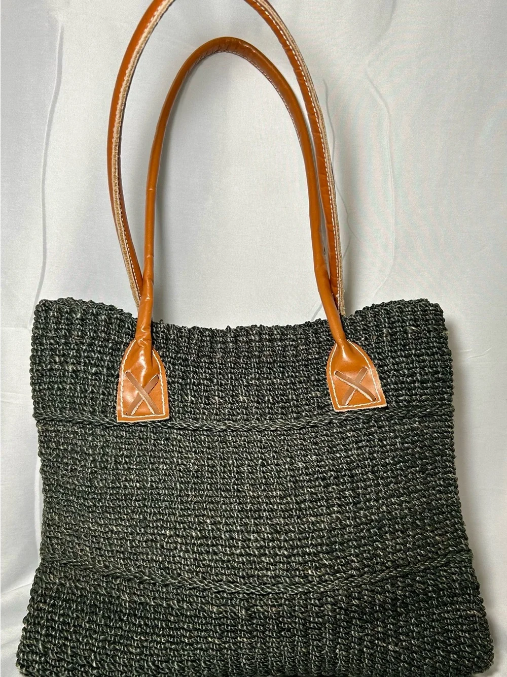 Green woven straw raffia tote bag tan faux leather handles boho resort vacation